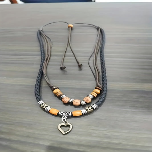 CorazónTrenzado — Collar Boho Vintage con Dije de Corazón y Cuentas de Madera (2025)