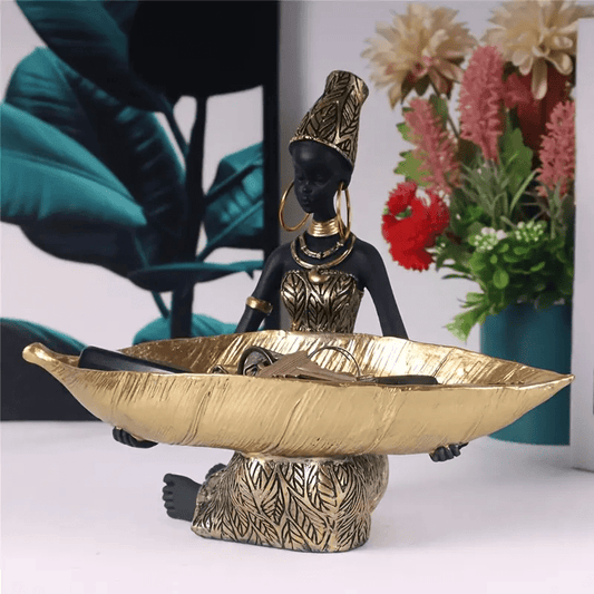 Reina Ébano MH — Escultura Artesanal en Resina Negra y Dorada (Decoración Versátil para Navidad y Más)