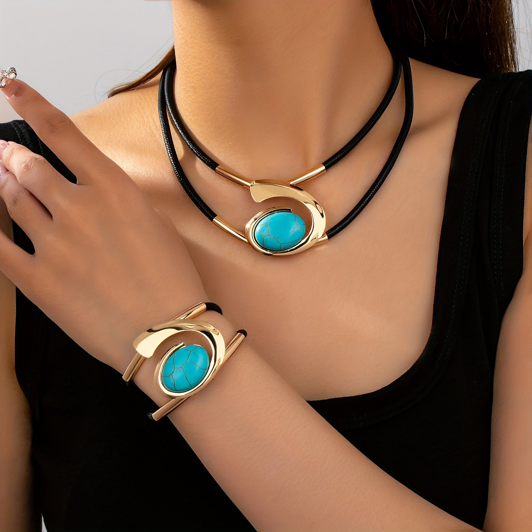 A Bohemian Style Women'S Set Featuring Vintage European And American Fashion, Perfect for Gifting And Everyday Wear.