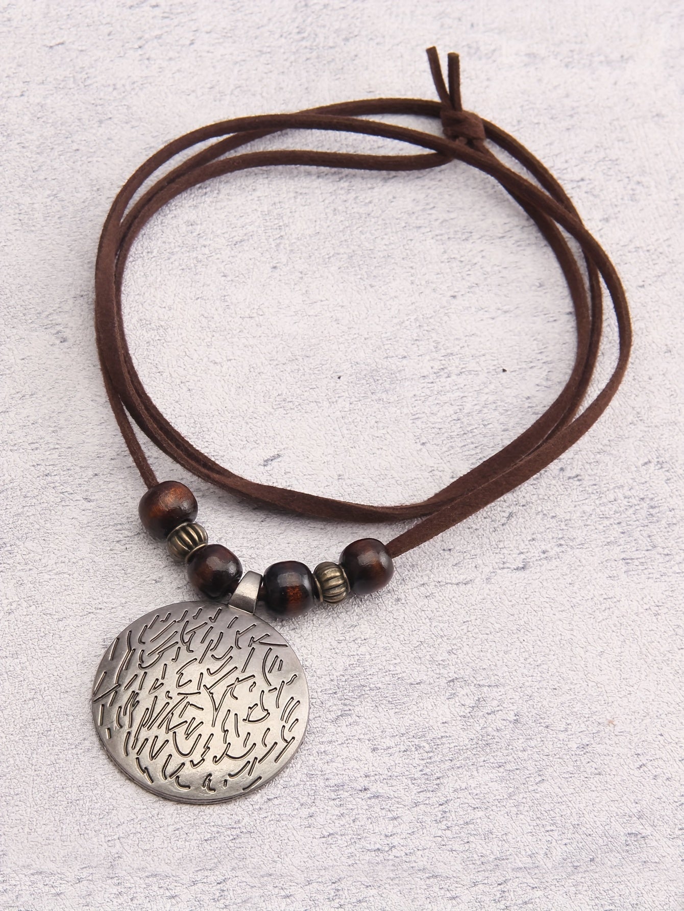 ZodiBoho TP — Collar Largo Bohemio Vintage con Cuentas de Madera y Dije Espiral Zodiacal