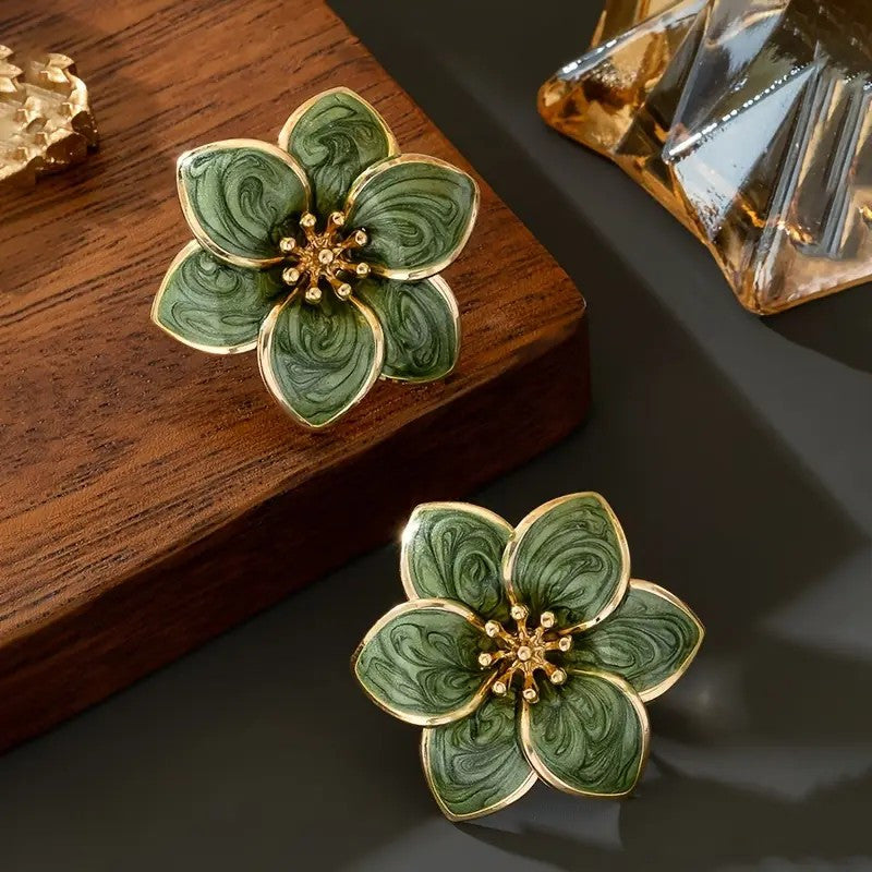 Pair of Elegant Green Floral Earrings for Women – Golden-Tone Flower Design with Intricate Vein Detail, Perfect for Casual Attire or Parties, Quirky Earrings, Novelty Earring