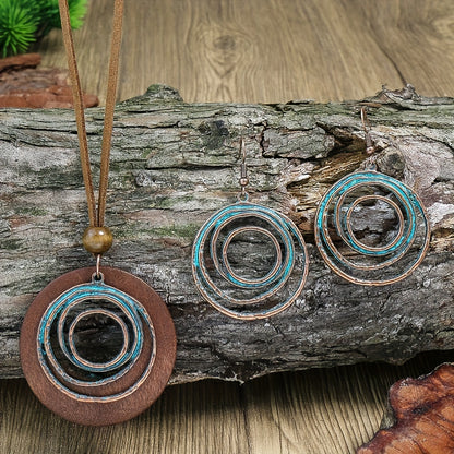 Tribal Essence — Set de Collar Doble y Aros Vintage (3 Piezas)