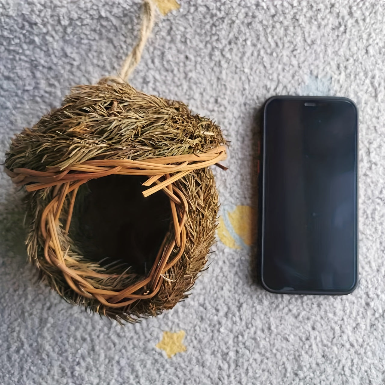 1pc Handmade Grass Bird Nest, Pine Needle Woven Parrot Nest Pearl Bird Nest Warm And Coldproof, Small Pet Ideal Hideout, Pastoral Yard Aerial Charm Round Bird House, Bird Nesting Box