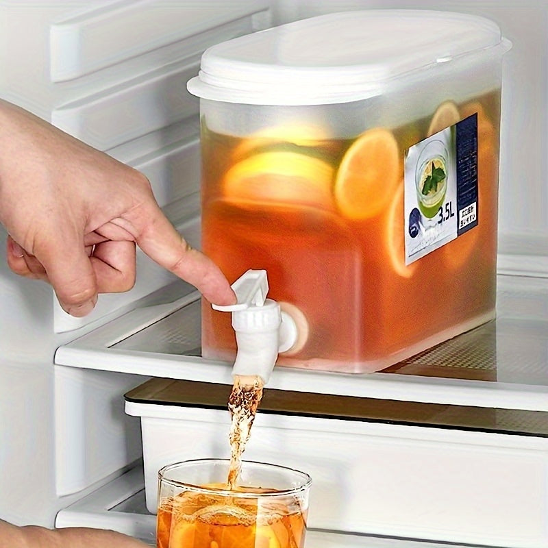 Large-volume ice drinks. A food-grade PET large-capacity refrigerator beverage bucket with a one-press-to-dispense feature. It has a convenient faucet design, allowing you to enjoy lemonade, fruit tea, and ice water. It is a