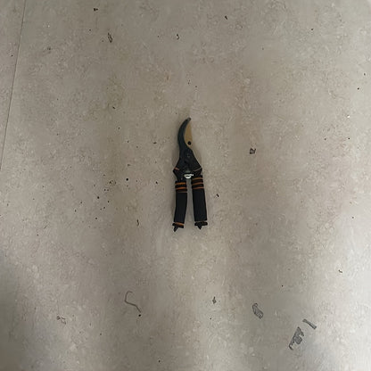 CortePro BX — Tijera de Podar Profesional 8.5” con Hoja de Acero al Carbono (Estilo Vintage)