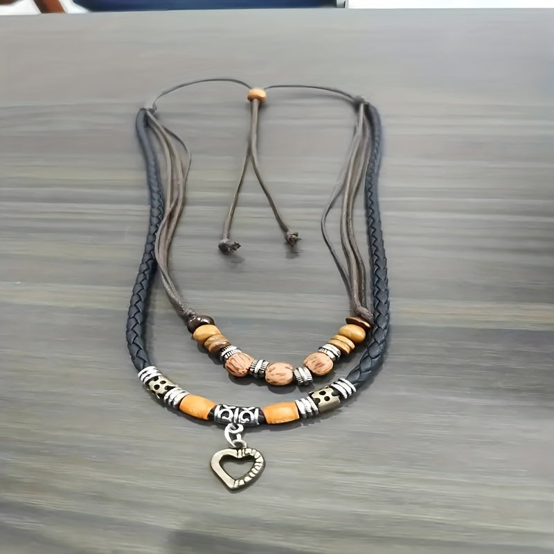 CorazónTrenzado — Collar Boho Vintage con Dije de Corazón y Cuentas de Madera (2025)
