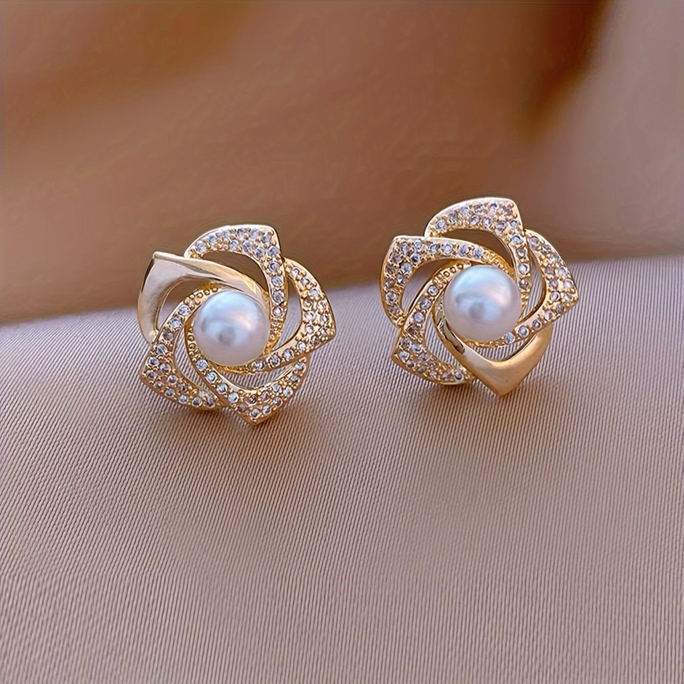 FleurLuxe — Set de 5 Pares de Aros Vintage con Incrustaciones de Vidrio y Detalles Franceses