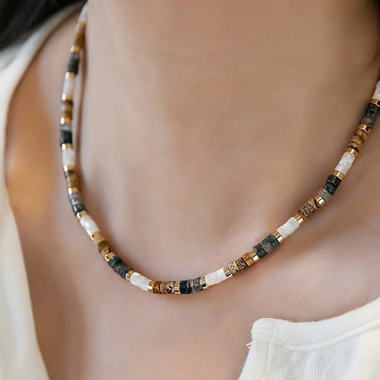 TerraBoho PV — Collar Bohemio Vintage con Cuentas en Tonos Tierra y Gemas Blancas