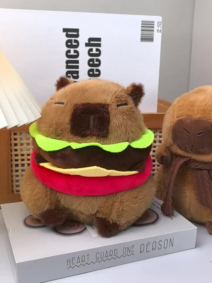 CozyCapy — Peluche de Carpincho con Bufanda