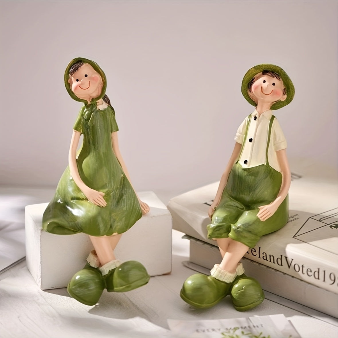 2pcs Whimsical Green Resin Figurines with White Shirts - Hand-Painted Outdoor Garden Decor, Ideal for Weddings & Home Decoration, No Batteries Needed, Outdoor Garden Decorations