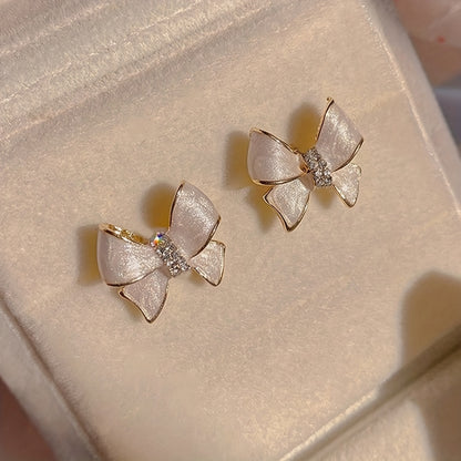 FleurLuxe — Set de 5 Pares de Aros Vintage con Incrustaciones de Vidrio y Detalles Franceses