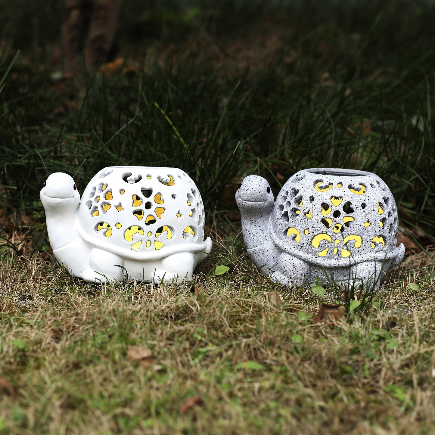 TortuLuz TT — Lámpara Solar de Jardín en Forma de Tortuga con Detalles Florales (Estilo Rústico, Resina)