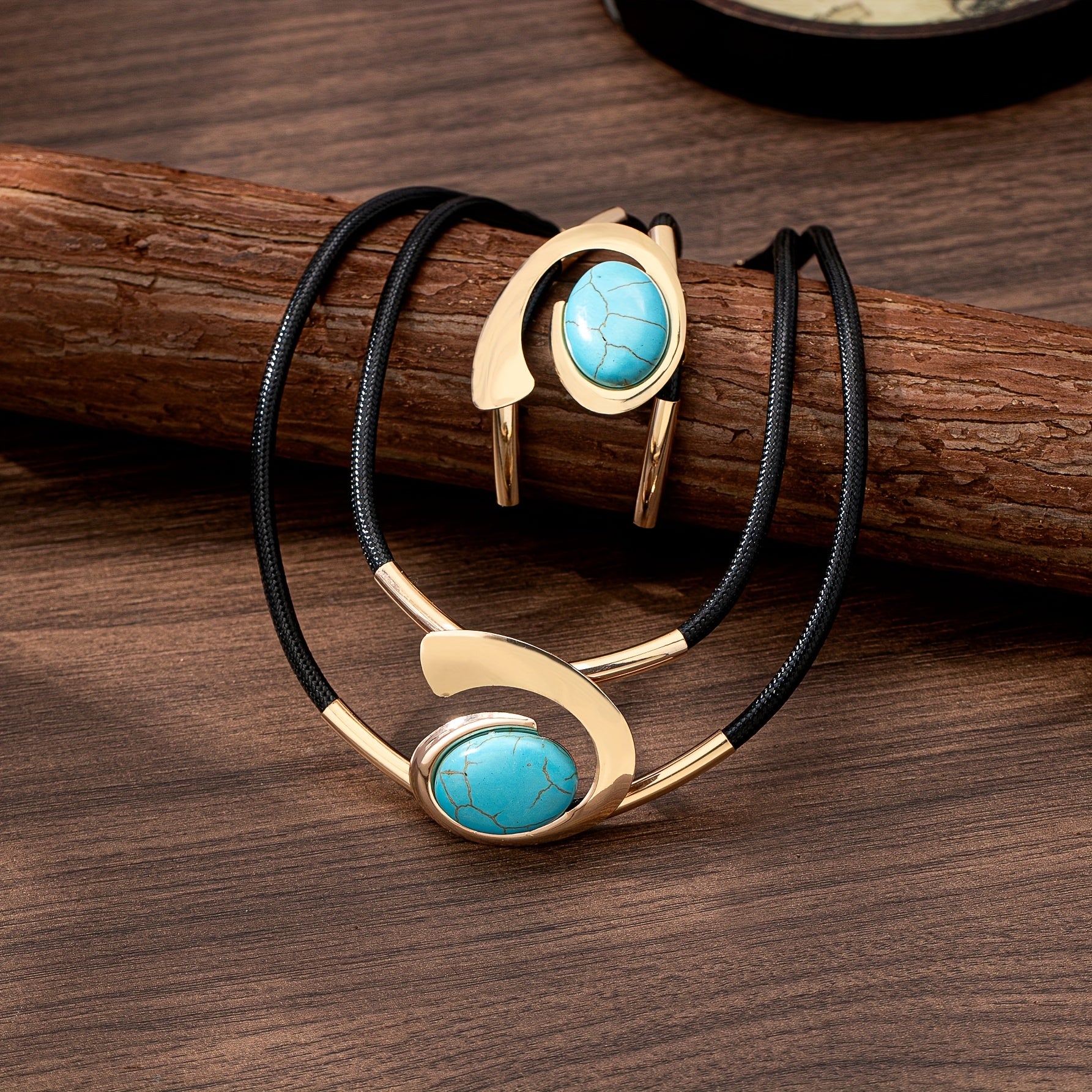 A Bohemian Style Women'S Set Featuring Vintage European And American Fashion, Perfect for Gifting And Everyday Wear.