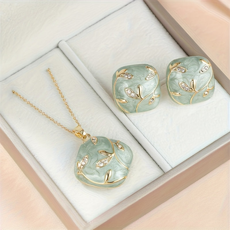 UrbanGlam — Set de 3 Collares Dorados y Aros con Zirconia Cúbica Sintética