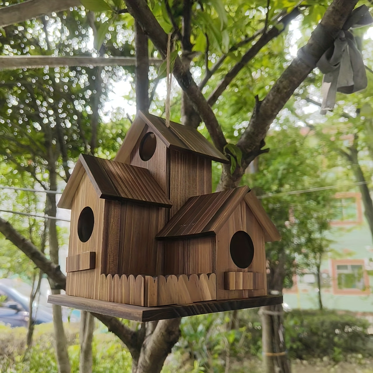 3-Room Rustic Wooden Birdhouse with Multiple Perches & Rooftop Vents - High-Quality Pine Wood Garden Feeder for Birds, Outdoor Weather-Resistant Design, Natural Finish, Without Battery