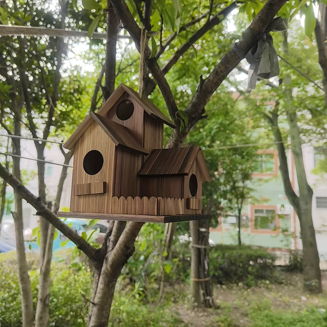 3-Room Rustic Wooden Birdhouse with Multiple Perches & Rooftop Vents - High-Quality Pine Wood Garden Feeder for Birds, Outdoor Weather-Resistant Design, Natural Finish, Without Battery
