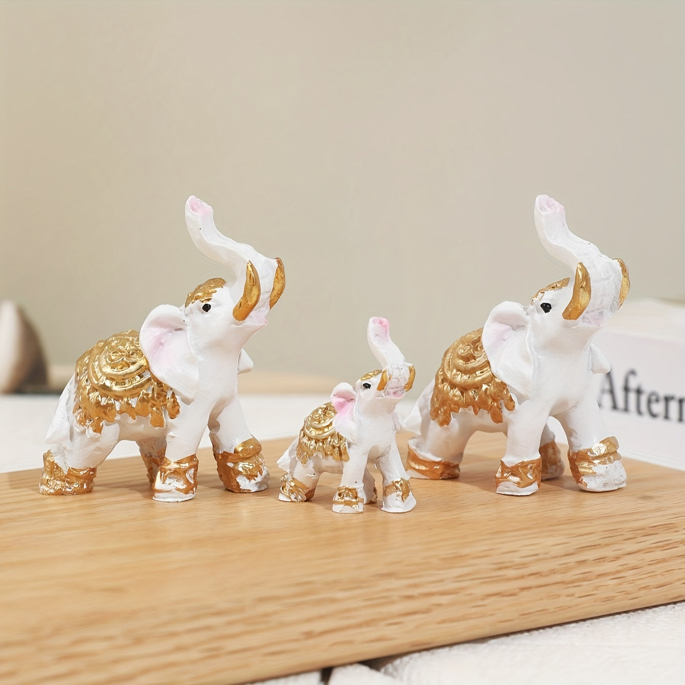 EleCharm UR — Set de 3 Figuras Decorativas de Elefantes Bebé Dorados (Resina, Uso Interior y Exterior)