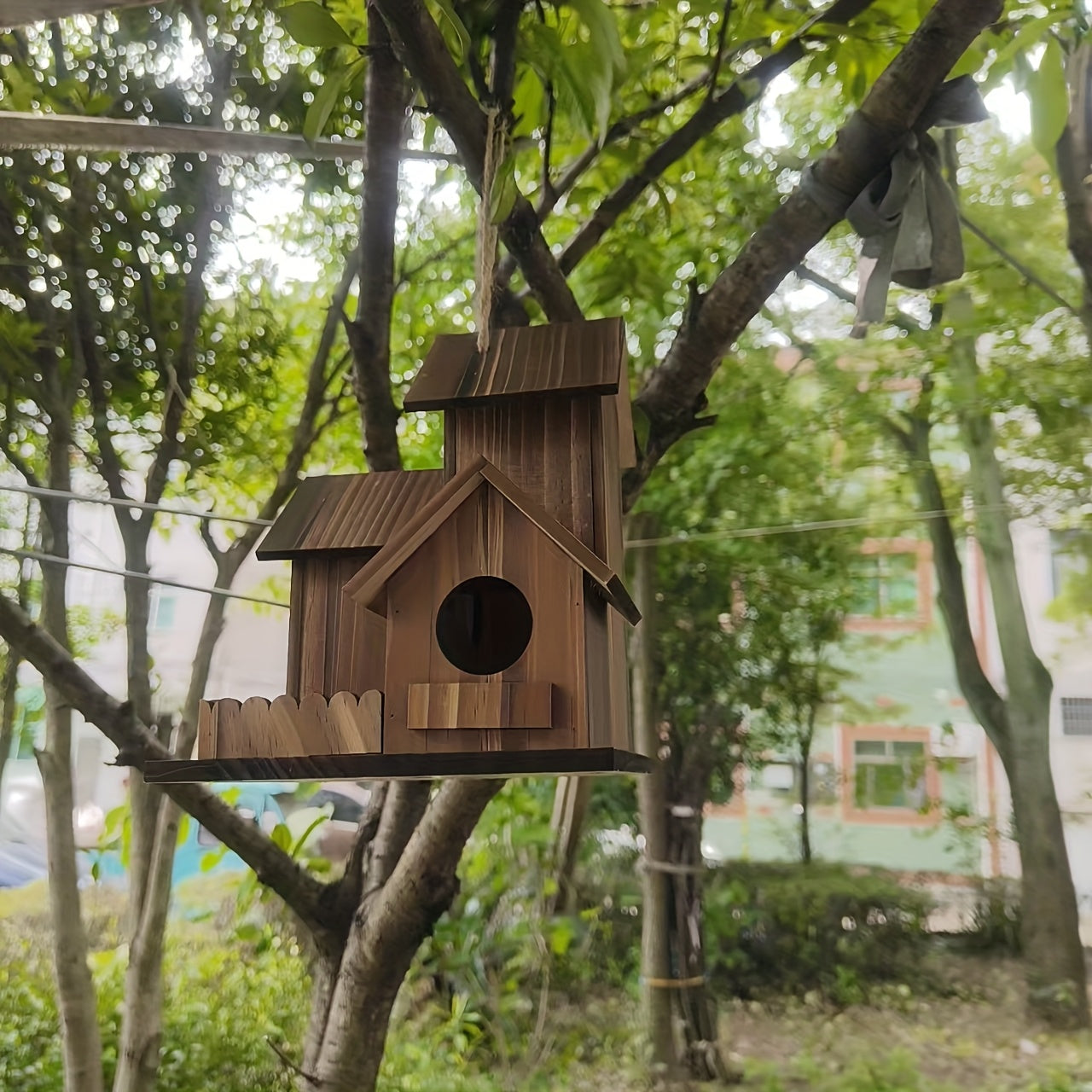 3-Room Rustic Wooden Birdhouse with Multiple Perches & Rooftop Vents - High-Quality Pine Wood Garden Feeder for Birds, Outdoor Weather-Resistant Design, Natural Finish, Without Battery